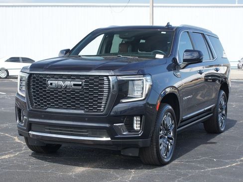 Used 2024 GMC Yukon Denali Ultimate AWD/4WD image 2