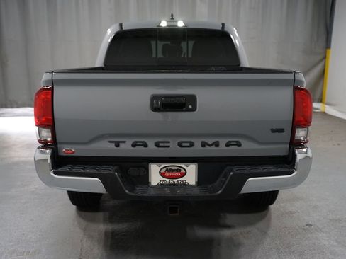 Used 2020 Toyota Tacoma SR5 RWD image 7