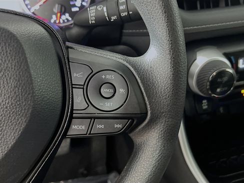 Used 2021 Toyota RAV4 XLE image 20