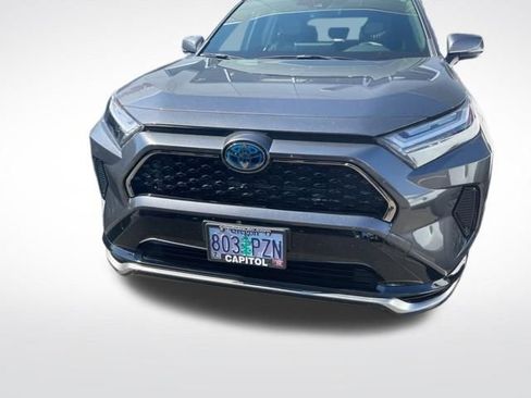 Used 2024 Toyota RAV4 SE w/ Weather & Moonroof Package image 8