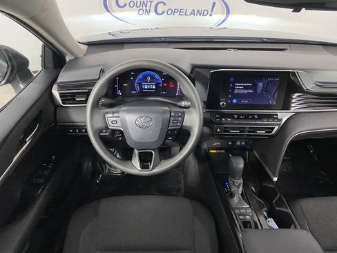 Used 2025 Toyota Camry LE FWD image 17