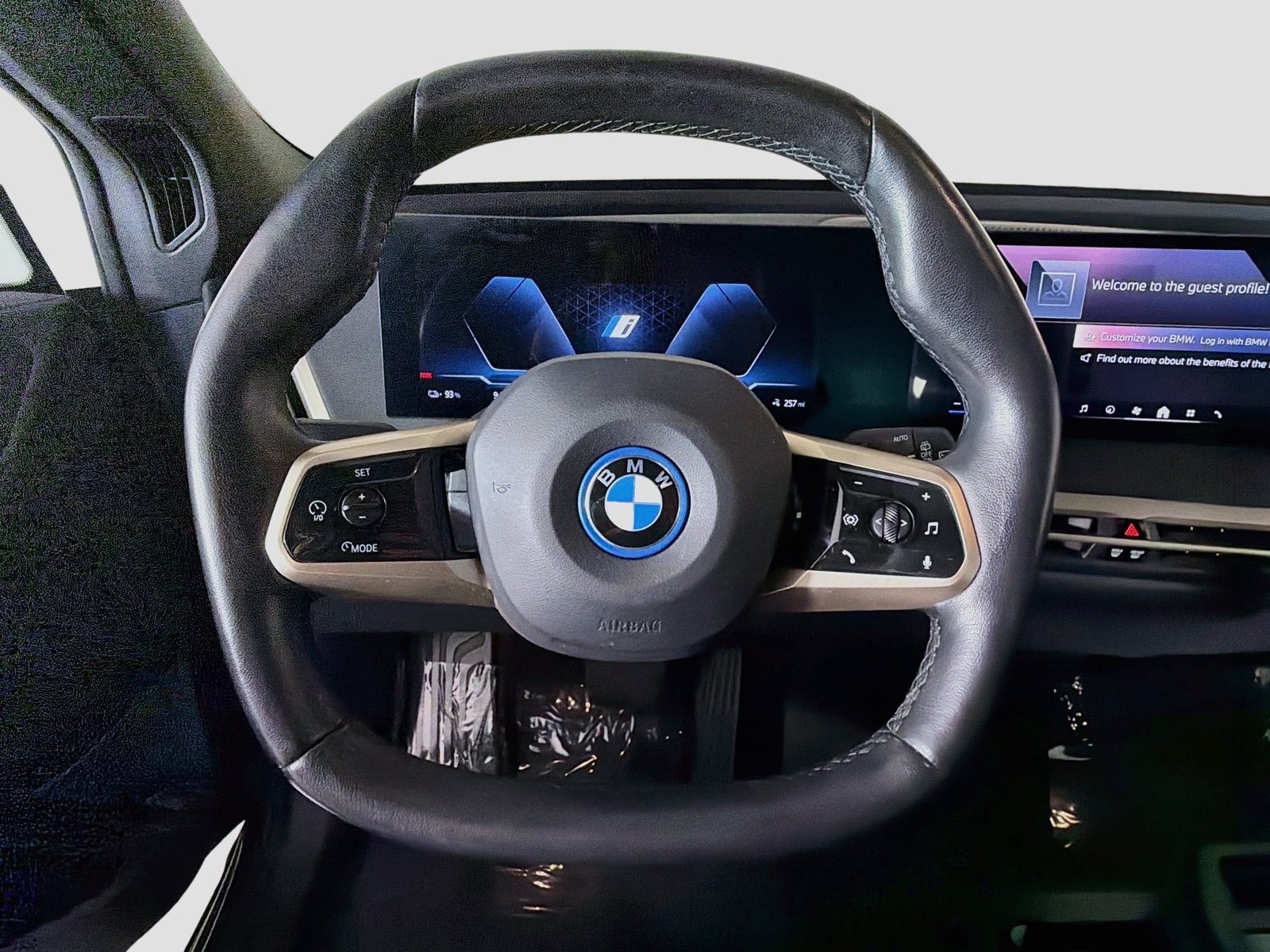 Certified 2024 BMW iX xDrive50 w/ Premium Package AWD/4WD image 11