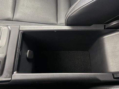 Used 2025 Toyota Camry SE image 37