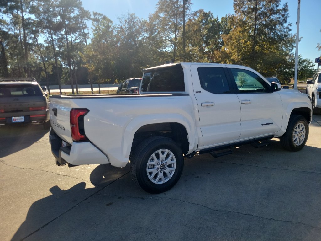 Certified 2026 Toyota Tacoma SR5 AWD/4WD image 8