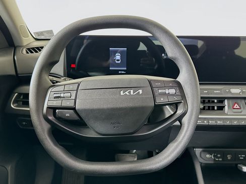 Used 2025 Kia K4 LXS image 18