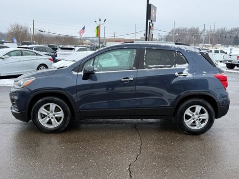 Used 2018 Chevrolet Trax LT w/ Sun & Sound Package image 5