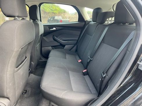 Used 2015 Ford Focus SE FWD image 13