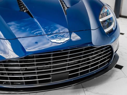 Used 2025 Aston Martin Vanquish image 44