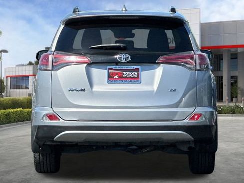 Used 2018 Toyota RAV4 SE w/ Power Extra Value Package FWD image 5