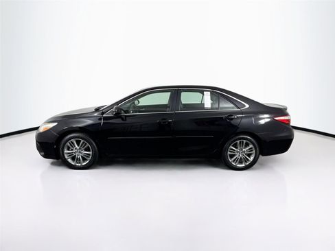 Used 2017 Toyota Camry SE FWD image 11