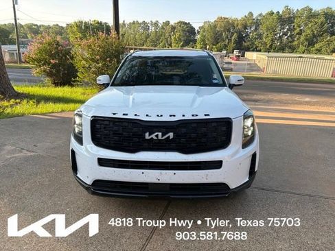 Used 2022 Kia Telluride EX w/ EX Premium Package AWD/4WD image 2