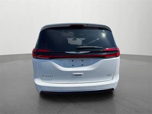 Used 2021 Chrysler Pacifica Pinnacle image 7