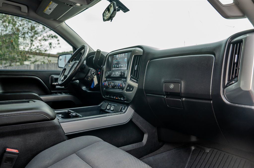 Used 2018 Chevrolet Silverado 1500 LT w/ All Star Edition AWD/4WD image 32