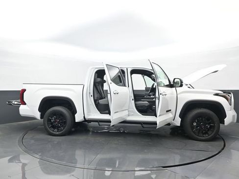 New 2026 Toyota Tundra SR5 AWD/4WD image 31
