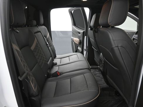 Used 2024 GMC Canyon Denali image 14