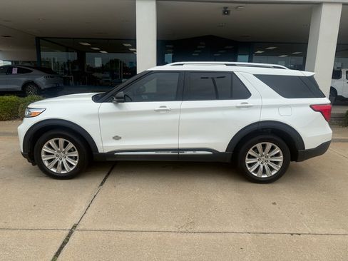 Used 2023 Ford Explorer King Ranch w/ Technology Package AWD/4WD image 15