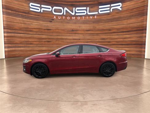 Used 2020 Ford Fusion SE w/ Equipment Group 151A image 2