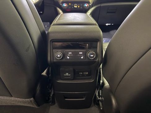 Used 2023 GMC Acadia Denali w/ Denali Ultimate Package FWD image 29