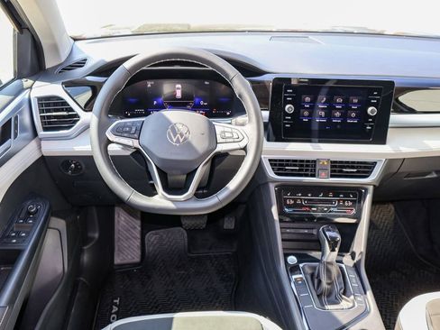 New 2026 Volkswagen Taos SE FWD image 16