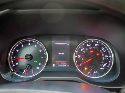 Used 2021 Toyota RAV4 XLE FWD image 14