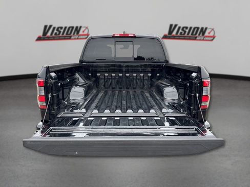 Used 2022 Nissan Frontier SV image 11