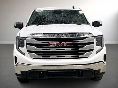 Used 2023 GMC Sierra 1500 SLE image 2