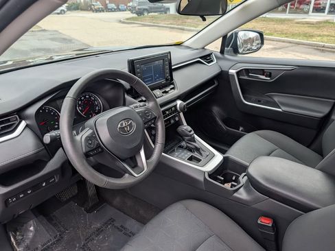 Used 2022 Toyota RAV4 XLE w/ Convenience Package image 18