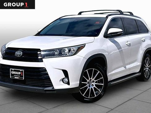 Used 2018 Toyota Highlander SE FWD image 1