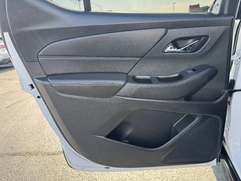 Used 2019 Chevrolet Traverse LS FWD image 17