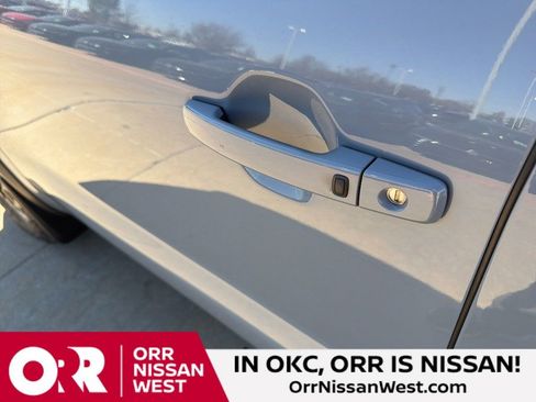 Used 2023 Nissan Frontier PRO-4X w/ Technology Package image 12