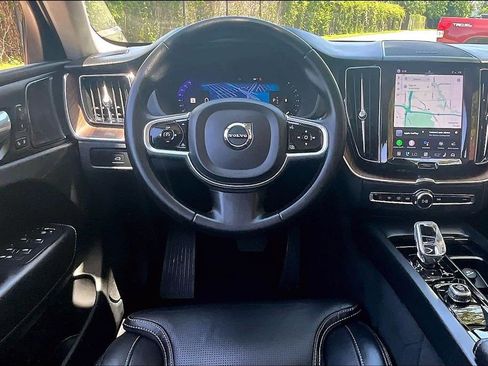 Used 2023 Volvo XC60 B5 Ultimate w/ Climate Package FWD image 7