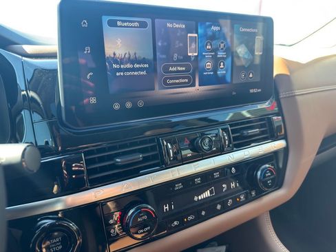 New 2026 Nissan Pathfinder Platinum image 23