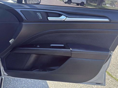 Used 2019 Ford Fusion Titanium AWD/4WD image 15