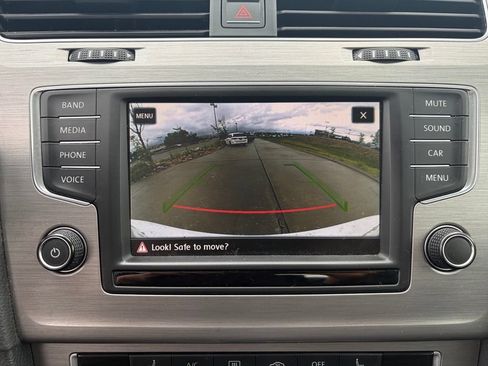 Used 2017 Volkswagen Golf SportWagen FWD image 33