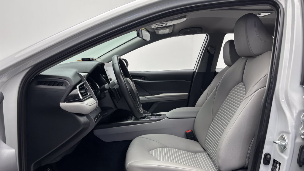 Certified 2024 Toyota Camry SE FWD image 11