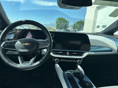 Used 2024 Chevrolet Equinox EV LT w/ LPO, Blackout Package FWD image 8