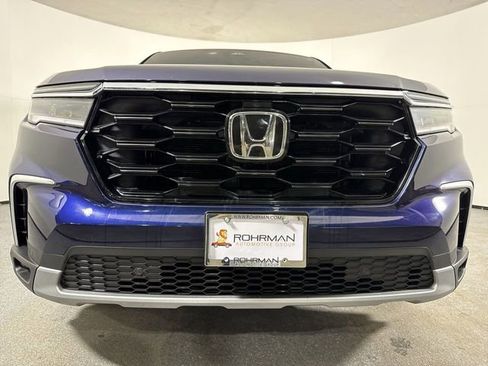 Certified 2025 Honda Pilot Touring image 29