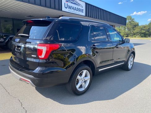 Used 2016 Ford Explorer XLT w/ Equipment Group 202A AWD/4WD image 6