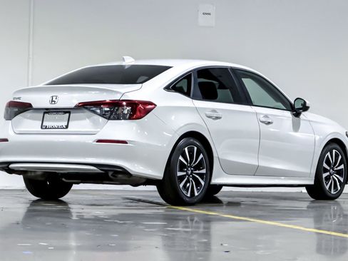 Used 2023 Honda Civic EX image 8
