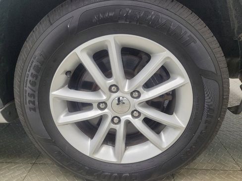 Used 2019 Dodge Grand Caravan SXT FWD image 31