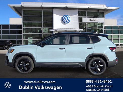 New 2026 Volkswagen Taos SE FWD image 7