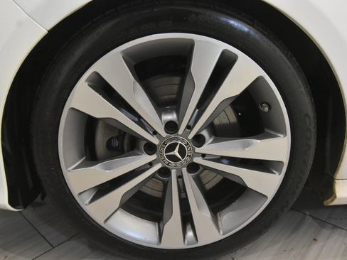 Used 2019 Mercedes-Benz CLA 250 4MATIC w/ Premium Package image 12