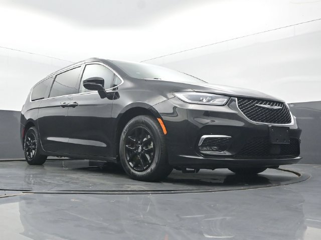 Used 2022 Chrysler Pacifica Touring-L FWD image 51