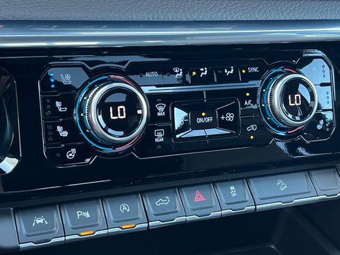 New 2026 GMC Sierra 1500 Denali AWD/4WD image 19