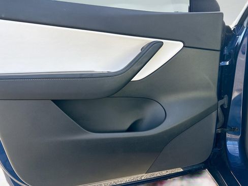 Used 2022 Tesla Model Y Performance image 20