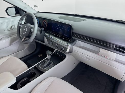 Used 2024 Hyundai Kona SE image 34