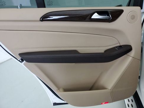 Used 2019 Mercedes-Benz GLS 450 4MATIC image 9