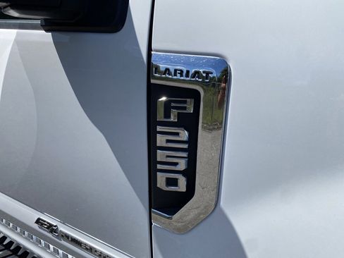Used 2021 Ford F250 Lariat w/ Chrome Package image 10