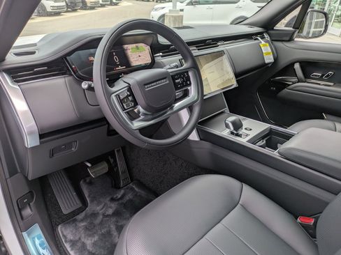 New 2025 Land Rover Range Rover SV AWD/4WD image 12