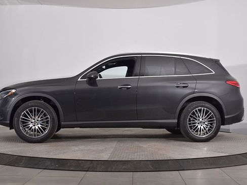 Used 2026 Mercedes-Benz GLC 300 4MATIC image 2